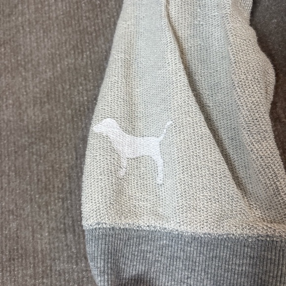 Gray and Cream Crewneck Sweatshirt 1164 - Picture 6 of 6